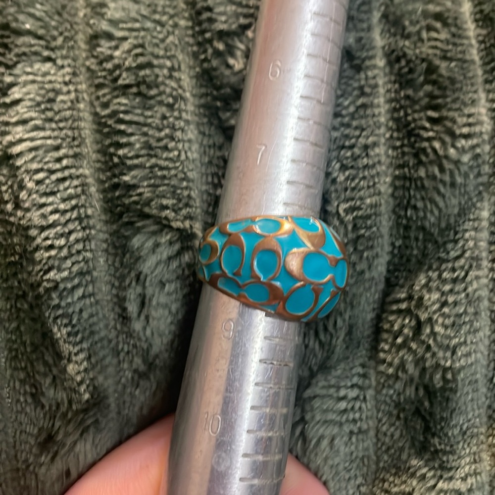 Coach Sz 8 Ring Turquoise Enamel Accents Gold Tone